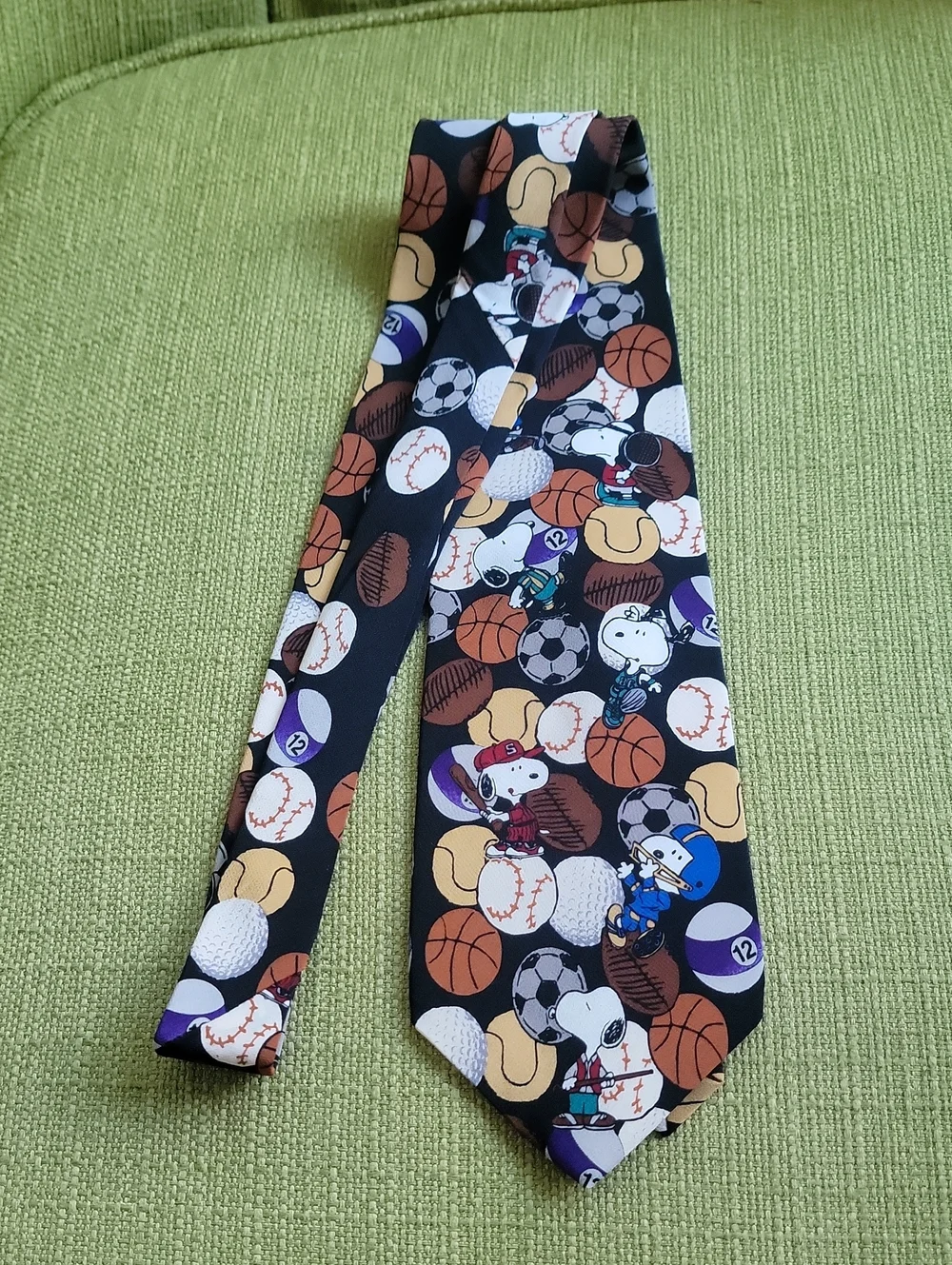 None peanuts ties